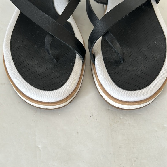 Cole Haan Mandy Thong Grandseries Sandals. Black. Size 6 B. - Picture 5 of 13